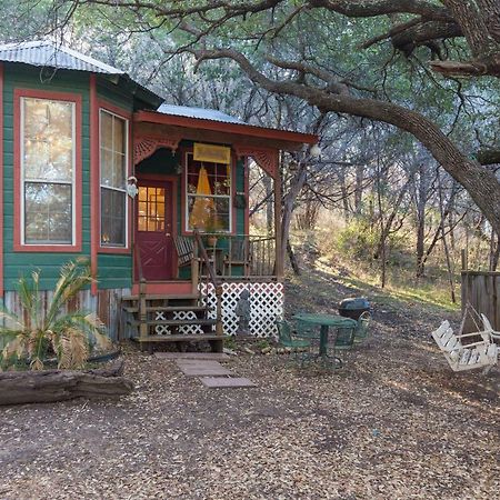 The Victorian Cottage At Creekside Camp & Cabins Марбл-Фоллс Екстер'єр фото